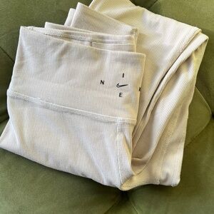 Nike Cream Leggings